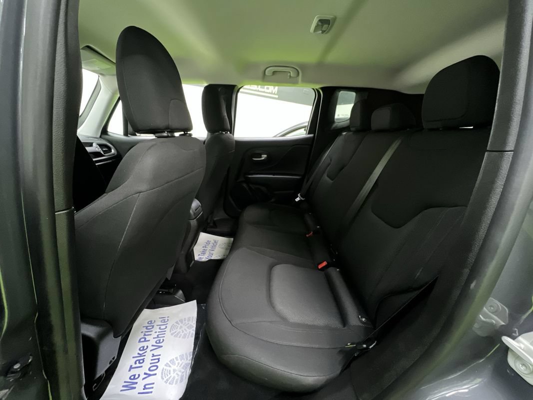 Used 2023 Jeep Renegade Latitude AWD/4WD image 26