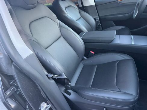 Used 2026 Tesla Model Y Long Range RWD image 14