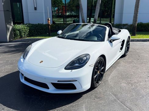 Used 2017 Porsche 718 Boxster image 19