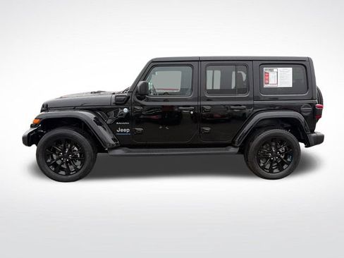 Used 2023 Jeep Wrangler Unlimited Sahara w/ Cold Weather Group AWD/4WD image 3