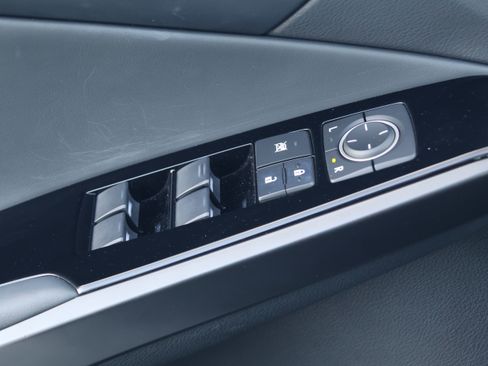 Used 2023 Lexus IS 300 w/ Comfort Package image 13