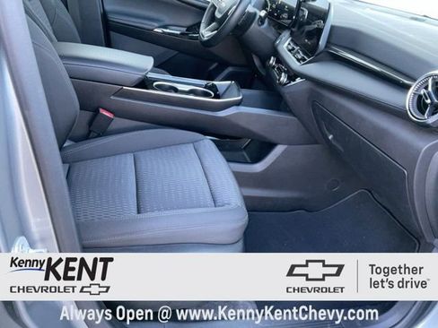 Used 2025 Chevrolet Equinox LT image 16