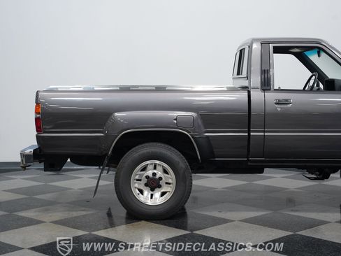 Used 1987 Toyota Pickup 4x4 Regular Cab image 30