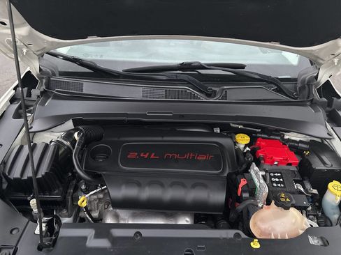 Used 2019 Jeep Compass Limited image 3