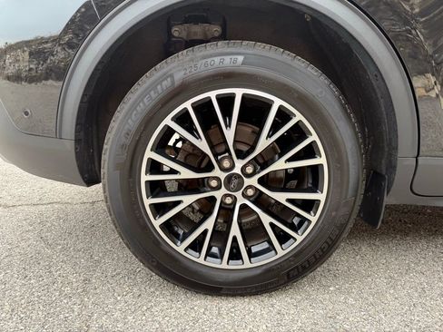 Certified 2024 Ford Escape SE w/ PHEV Premium Package image 23