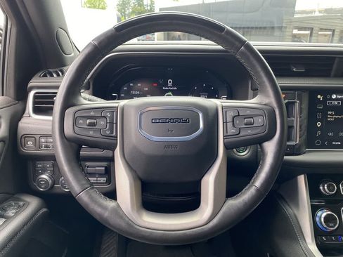 Used 2024 GMC Yukon Denali w/ Denali Reserve Package AWD/4WD image 19