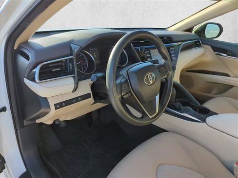 Used 2018 Toyota Camry LE w/ Convenience Package image 11