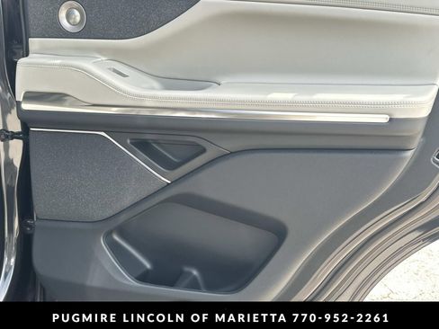 New 2026 Lincoln Navigator Reserve AWD/4WD image 17