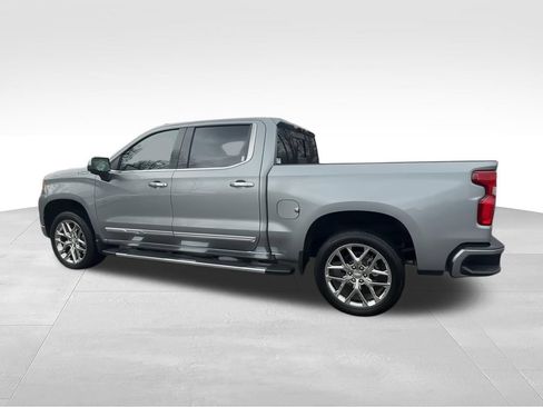 Used 2025 Chevrolet Silverado 1500 High Country w/ High Country Premium Package AWD/4WD image 6