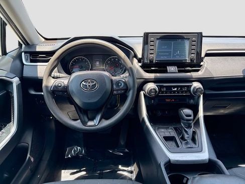 Used 2021 Toyota RAV4 XLE FWD image 21