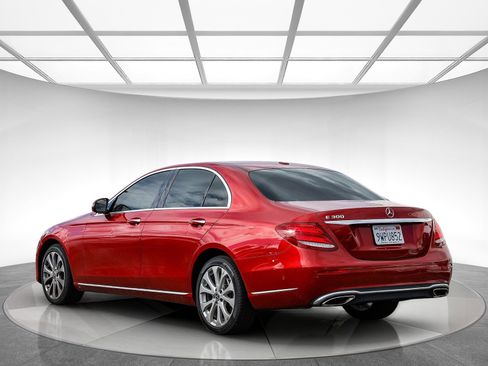 Used 2018 Mercedes-Benz E 300 image 2