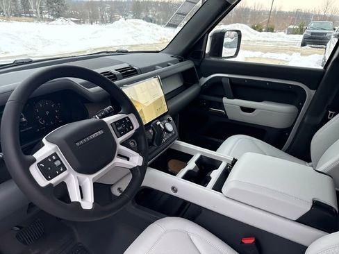 New 2026 Land Rover Defender 110 X-Dynamic SE image 11