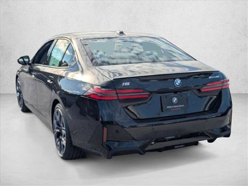 New 2026 BMW i5 eDrive40 w/ M Sport Package image 8