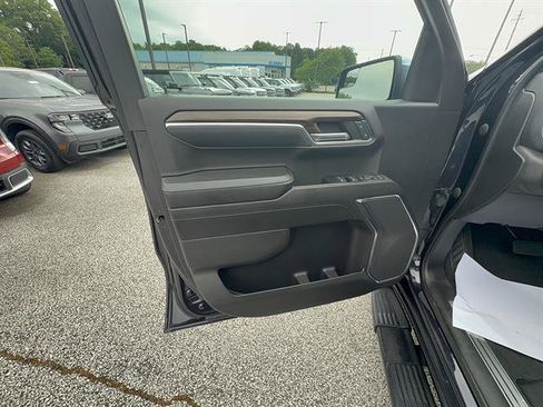 Used 2023 Chevrolet Silverado 1500 LT AWD/4WD image 10