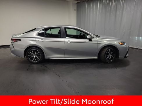 Used 2023 Toyota Camry SE w/ Convenience Package FWD image 9