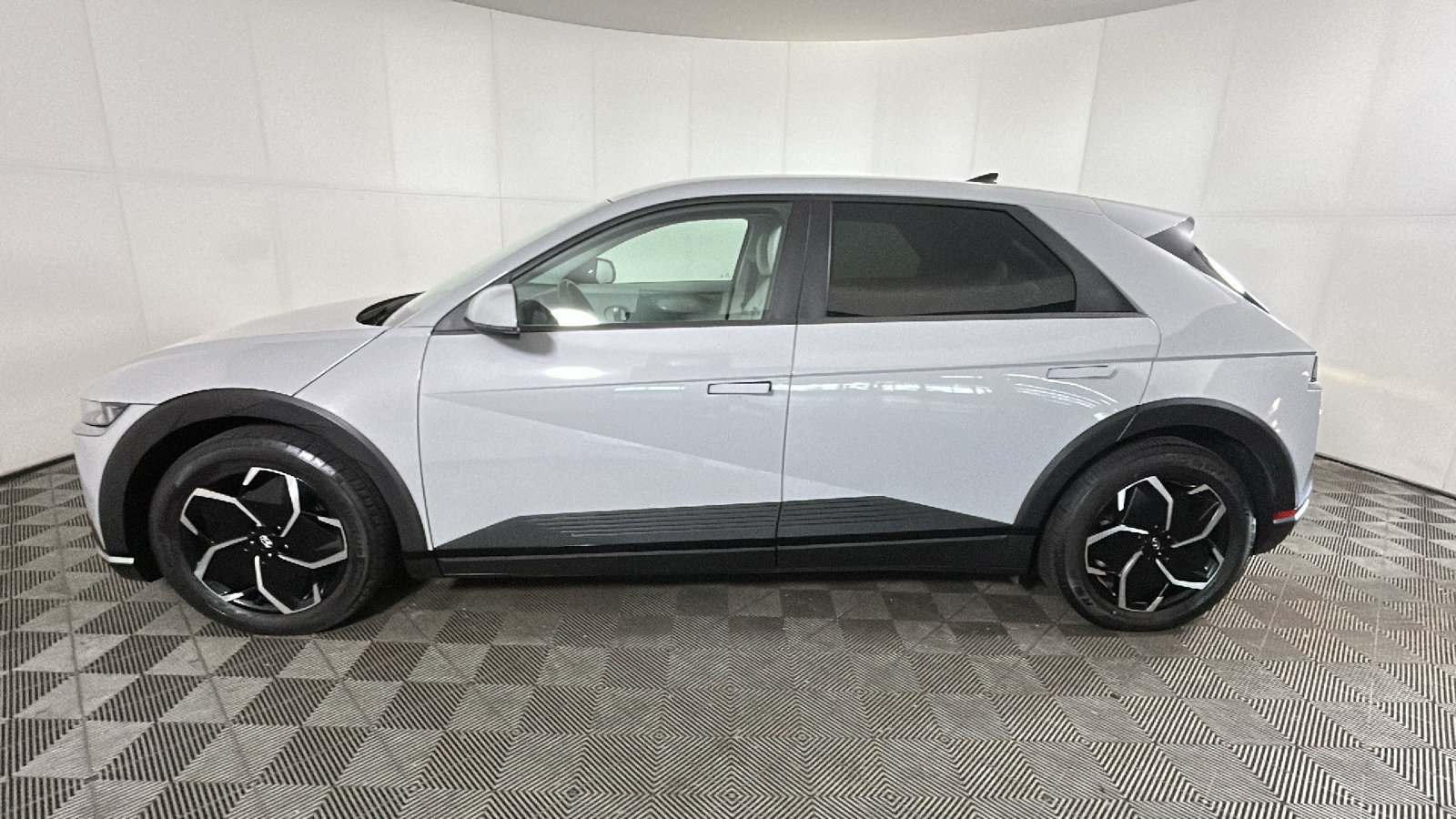 Used 2023 Hyundai Ioniq 5 SEL w/ Cargo Package AWD/4WD image 6
