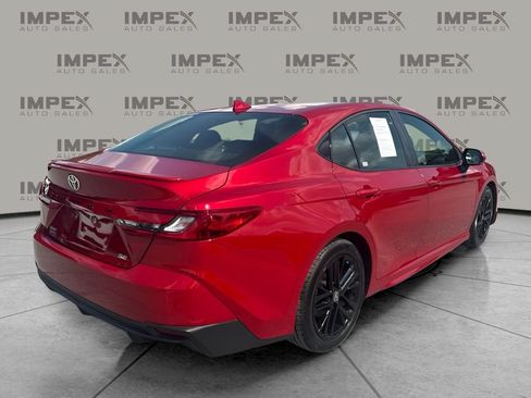 Used 2025 Toyota Camry SE FWD image 5