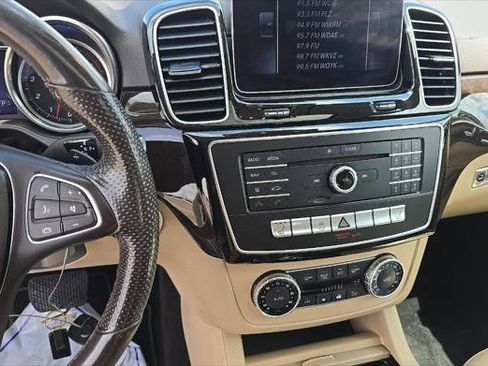 Used 2018 Mercedes-Benz GLE 350 w/ Premium 1 Package image 16