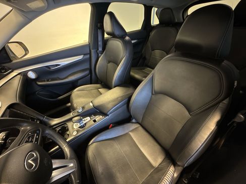 Certified 2022 INFINITI QX50 Essential image 11