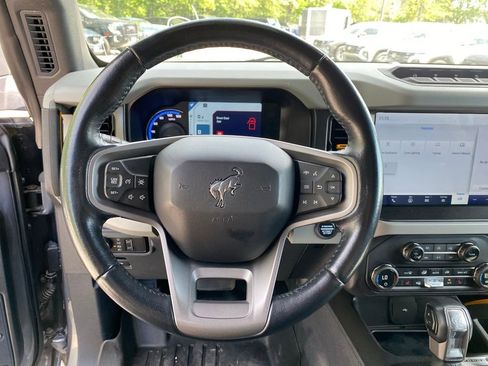 Used 2023 Ford Bronco Badlands w/ Sasquatch Package AWD/4WD image 9