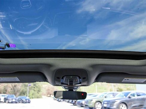 Used 2023 Audi Q5 2.0T Premium w/ Convenience Package image 12