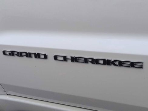 Used 2020 Jeep Grand Cherokee Overland image 13