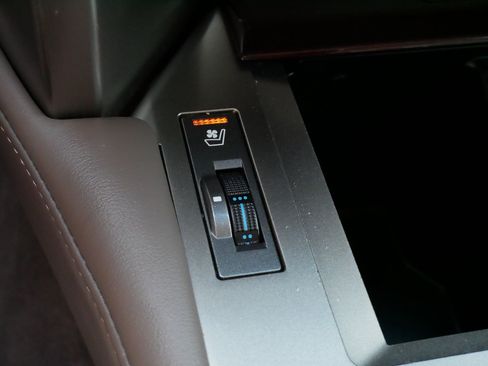 Used 2018 Lexus GX 460 Premium w/ Premium Package AWD/4WD image 28
