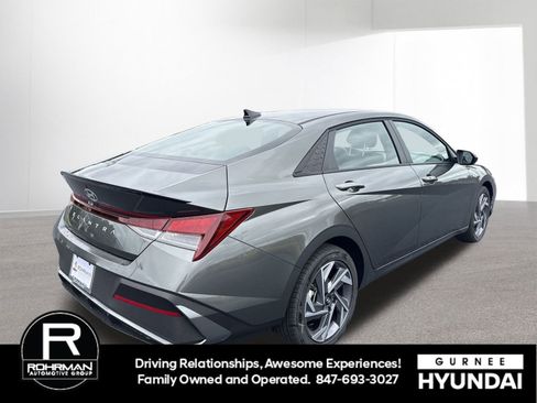 Certified 2025 Hyundai Elantra Sport image 10
