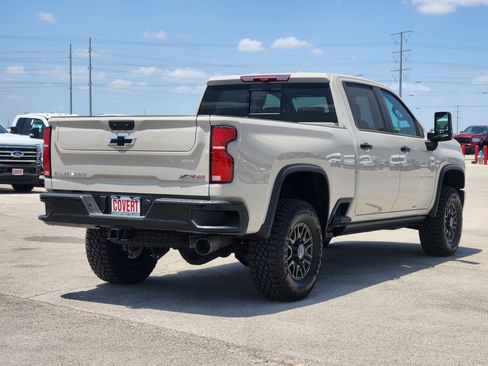 New 2026 Chevrolet Silverado 2500 ZR2 AWD/4WD image 4