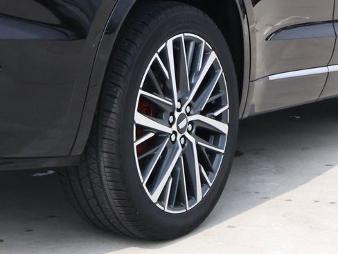 Used 2024 Cadillac XT6 Sport w/ Platinum Package image 12