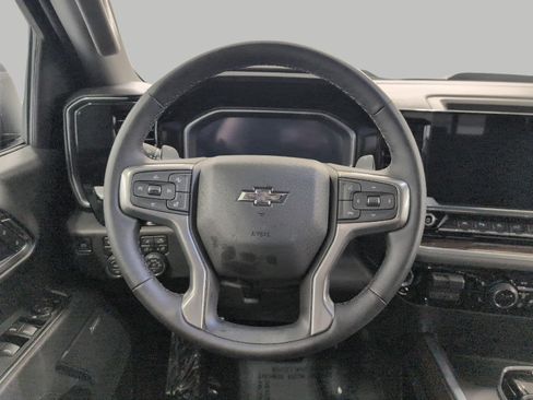 Used 2026 Chevrolet Silverado 1500 LT Trail Boss w/ LT Trail Boss Premium Package AWD/4WD image 5