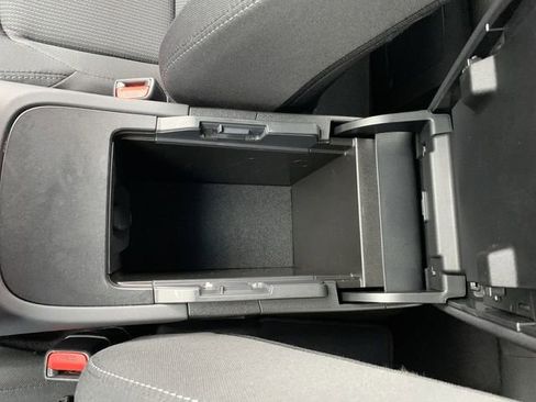 Used 2023 Toyota Venza LE image 26