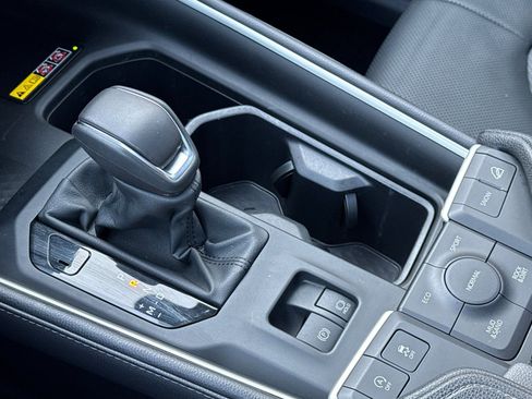 Used 2025 Toyota Grand Highlander AWD image 23