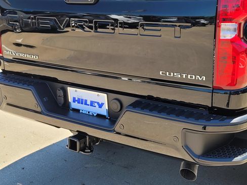 New 2026 Chevrolet Silverado 2500 Custom w/ Custom Value Package AWD/4WD image 4