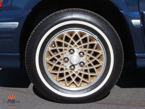 Used 1995 Chrysler Town & Country image 17