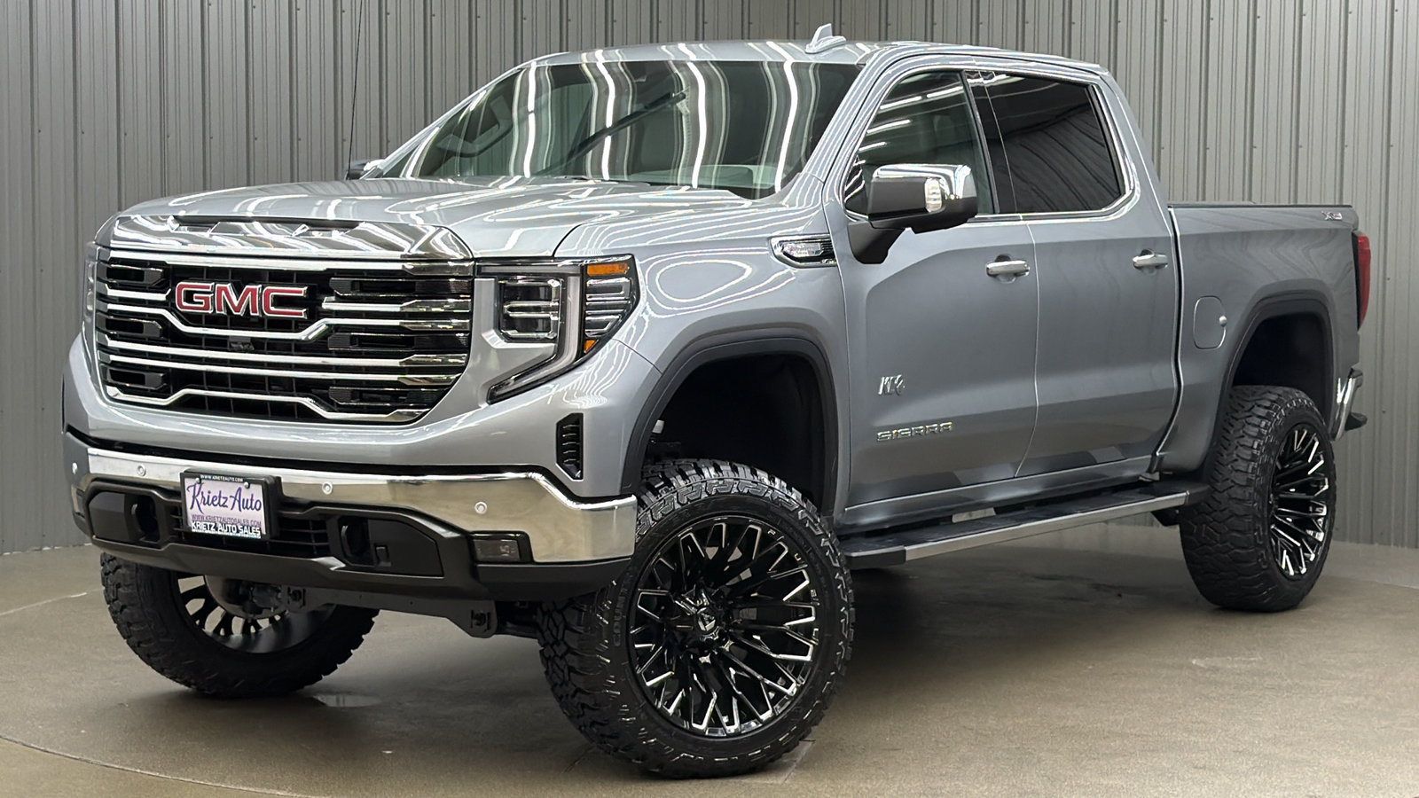 Used 2026 GMC Sierra 1500 SLT AWD/4WD image 1