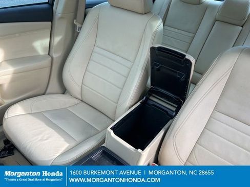 Used 2016 Toyota Camry XLE w/ Moonroof Package image 29