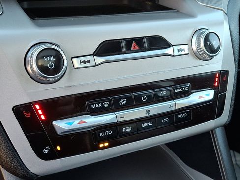 Certified 2022 Ford Explorer XLT w/ Equipment Group 202A image 18