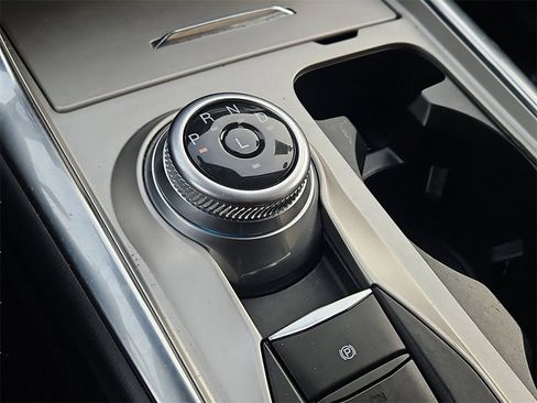 Used 2021 Ford Explorer XLT w/ Equipment Group 202A image 29