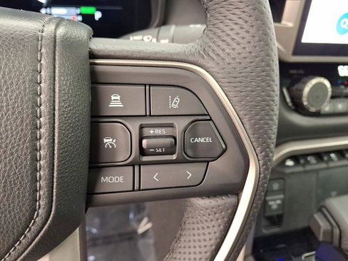 Used 2025 Toyota Tundra Limited image 18