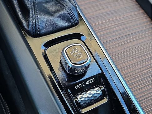 Certified 2020 Volvo XC60 T6 Inscription w/ Protection Package Premier image 32