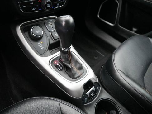 Used 2019 Jeep Compass Latitude w/ Popular Equipment Group image 17