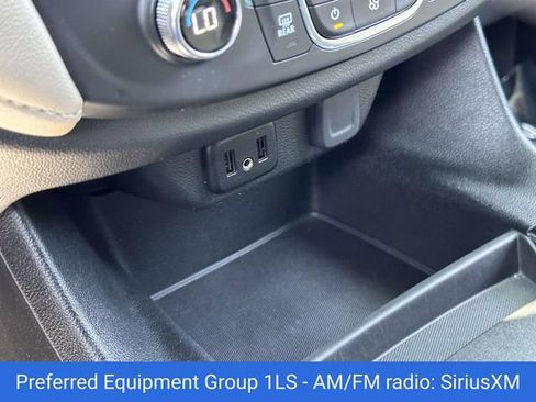 Used 2023 Chevrolet Traverse LS FWD image 8