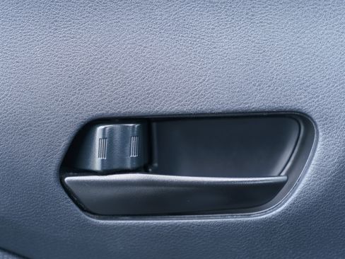 Used 2021 Nissan Kicks S FWD image 14