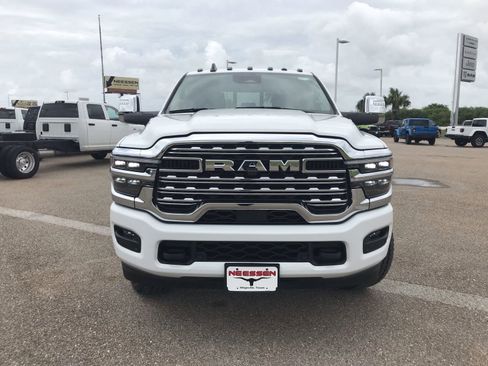 New 2025 RAM 2500 Limited AWD/4WD image 2