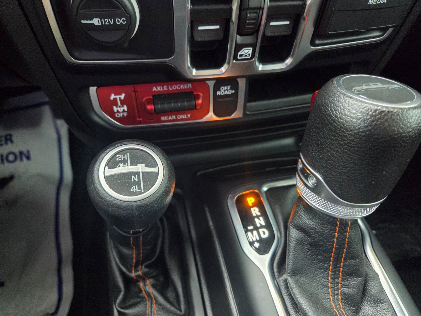 Used 2021 Jeep Gladiator Mojave w/ Cold Weather Group AWD/4WD image 19