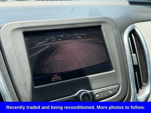 Used 2021 Chevrolet Equinox LS w/ LS Convenience Package FWD image 23