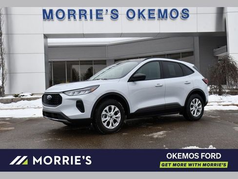 Used 2025 Ford Escape Active w/ Tech Pack #1 AWD/4WD image 1