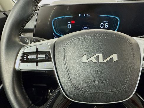 Used 2025 Kia Telluride S image 32
