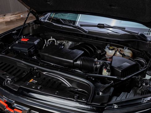 Used 2023 Chevrolet Silverado 1500 ZR2 w/ Technology Package image 39